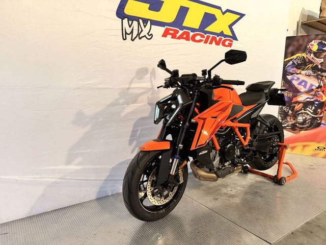 ktm - 1390-super-duke-r-evo