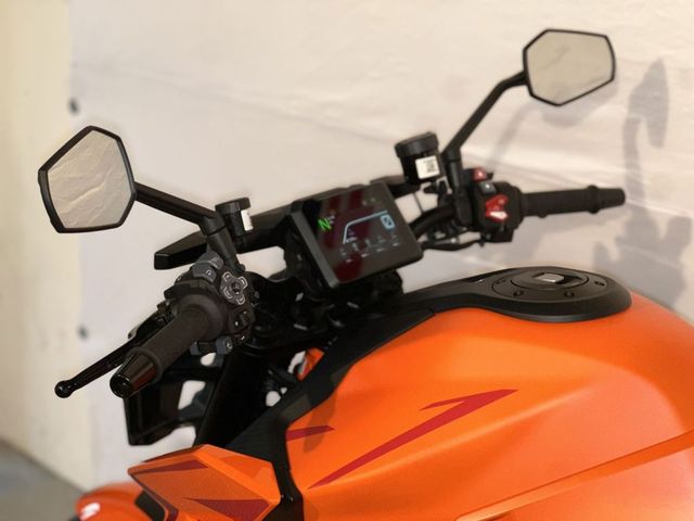 ktm - 1390-super-duke-r-evo