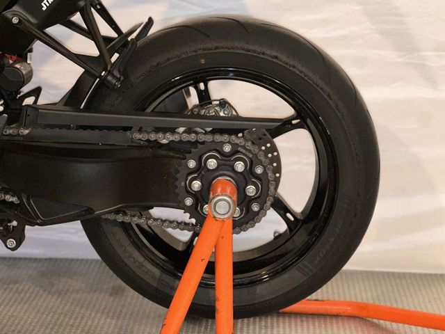 ktm - 1390-super-duke-r-evo