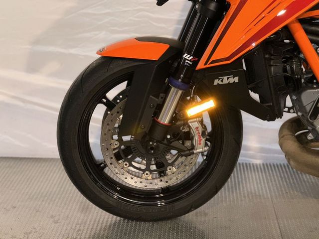 ktm - 1390-super-duke-r-evo