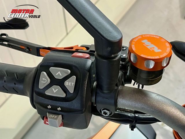 ktm - 1290-super-duke-r-se