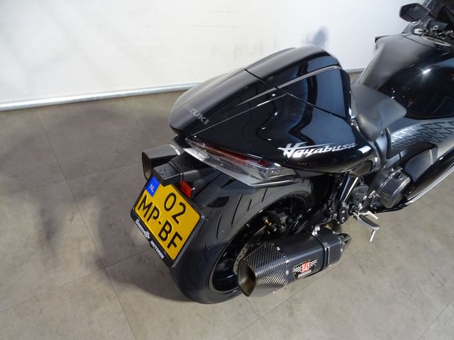 suzuki - gsx-r-1300-hayabusa