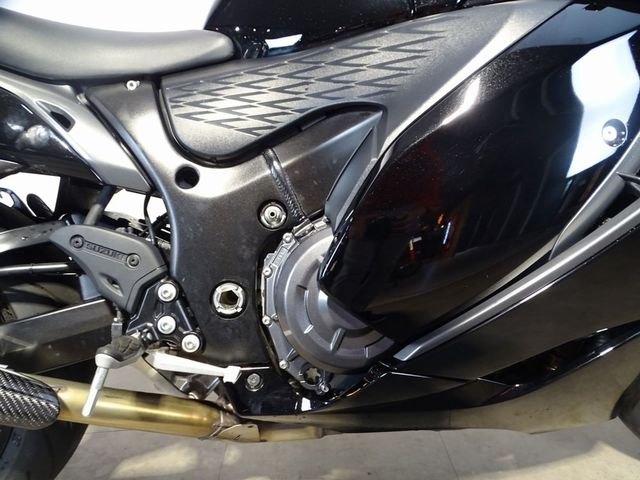 suzuki - gsx-r-1300-hayabusa