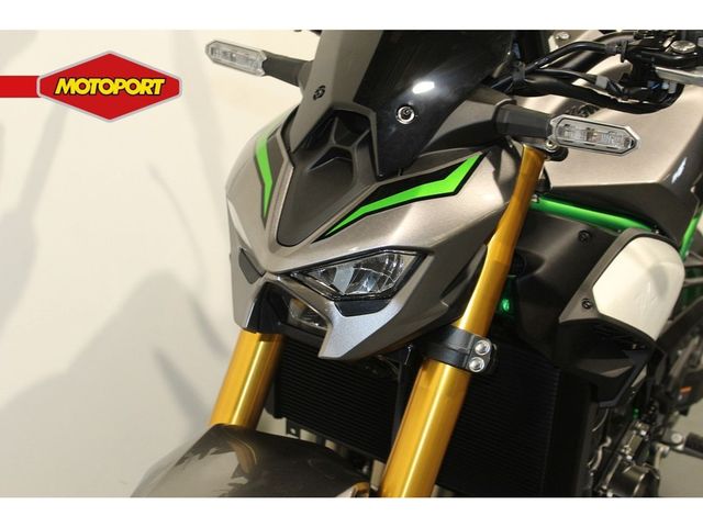 kawasaki - z900