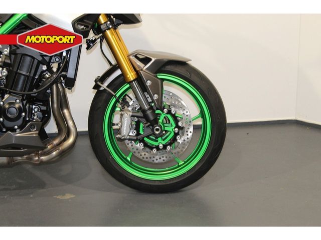 kawasaki - z900