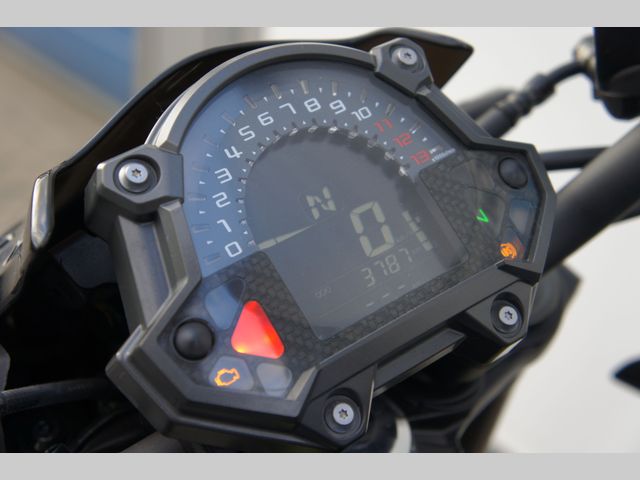 kawasaki - z900