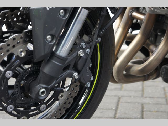 kawasaki - z900