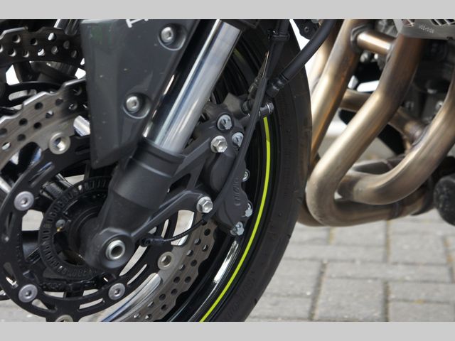 kawasaki - z900