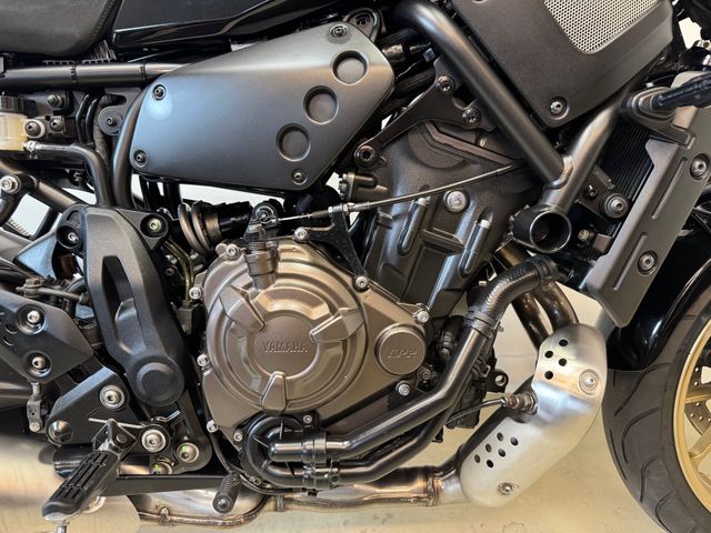 yamaha - xsr-700-abs