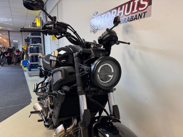 yamaha - xsr-700-abs