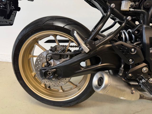 yamaha - xsr-700-abs
