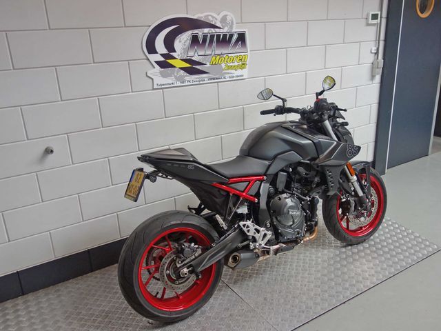 suzuki - gsx-8s