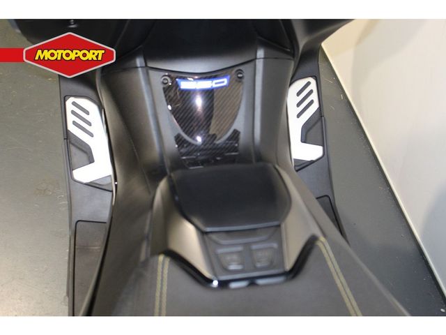 yamaha - tmax-tech-max-560