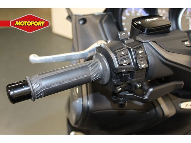 yamaha - tmax-tech-max-560