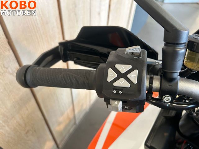 ktm - 1290-super-duke-gt