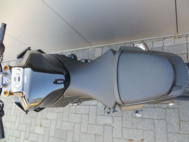 suzuki - gsx-s-1000