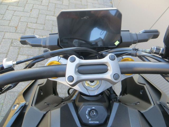 suzuki - gsx-s-1000