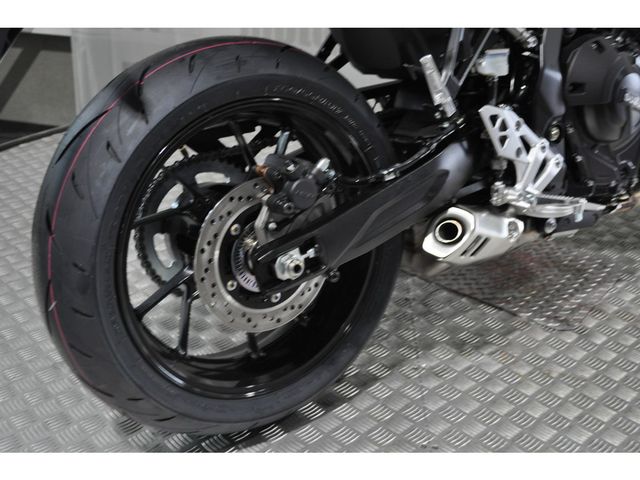 suzuki - gsx-8t