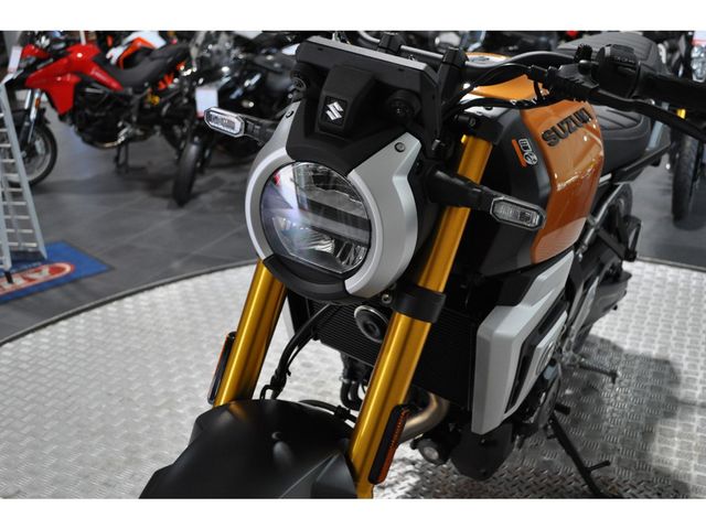 suzuki - gsx-8t