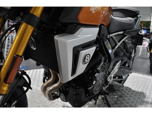 suzuki - gsx-8t