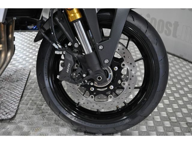 suzuki - gsx-8t