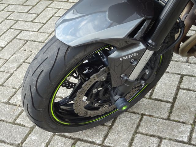 kawasaki - z900-performance