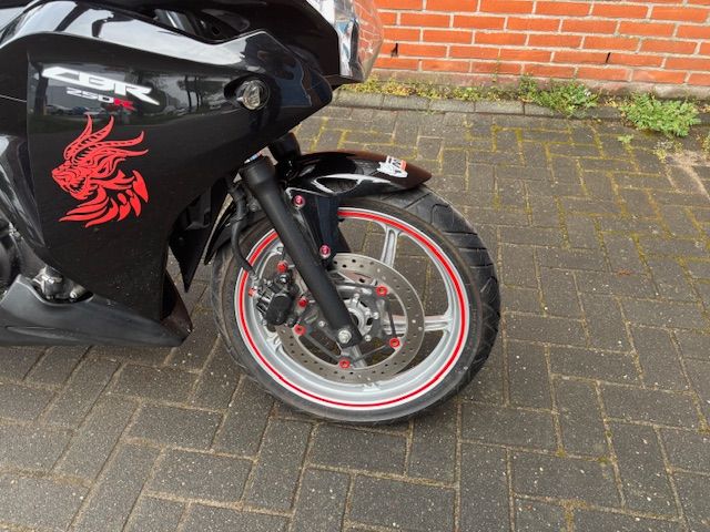 honda - cbr-250-r