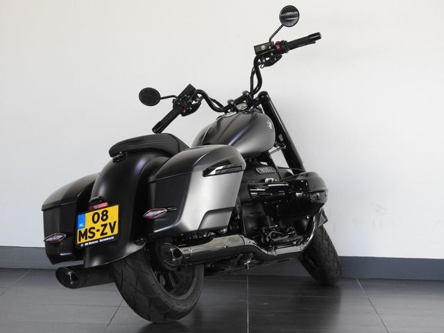 bmw - r-18-rocktane