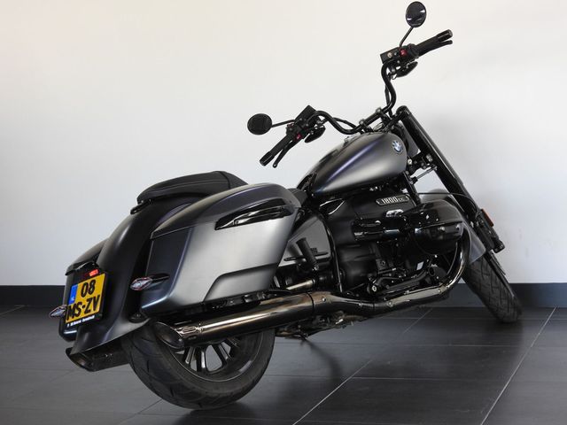bmw - r-18-rocktane
