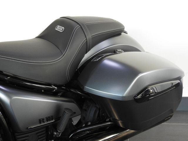 bmw - r-18-rocktane
