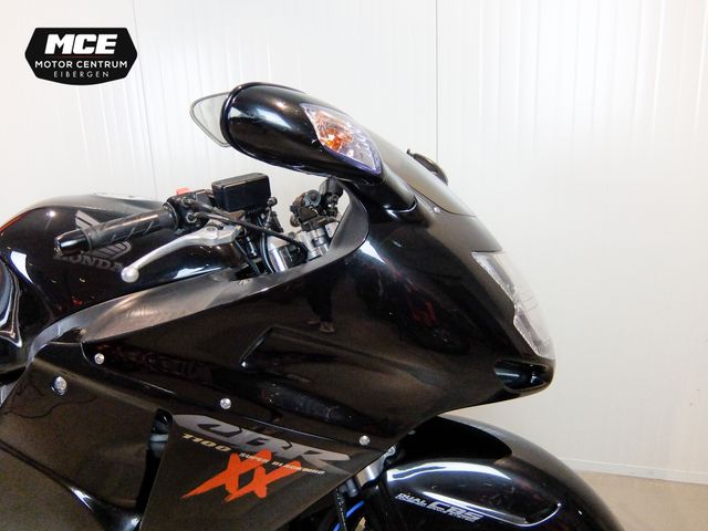 honda - cbr-1100--xx-super-blackbird