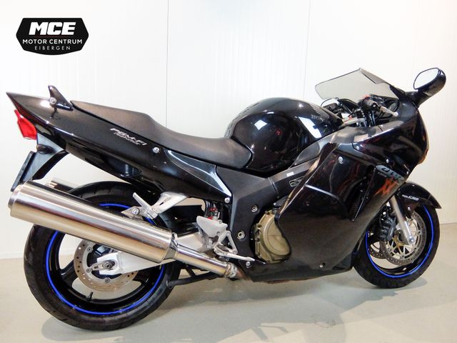 honda - cbr-1100--xx-super-blackbird