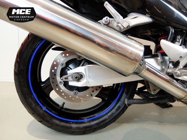 honda - cbr-1100--xx-super-blackbird