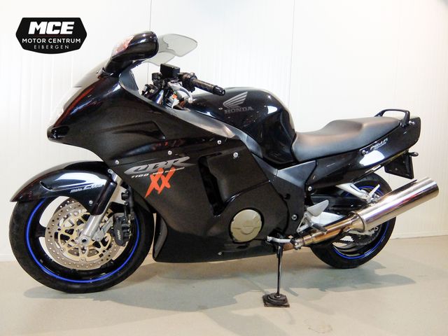 honda - cbr-1100--xx-super-blackbird