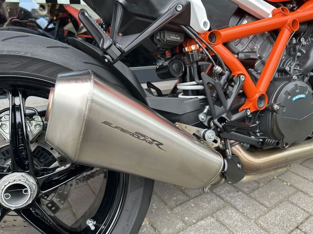 ktm - 1290-super-duke-r