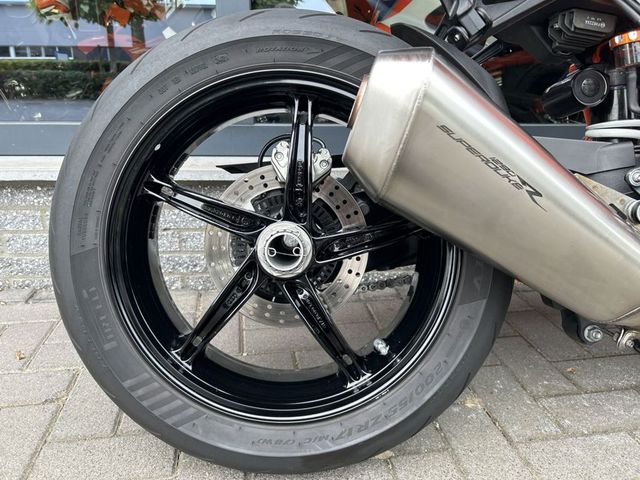 ktm - 1290-super-duke-r