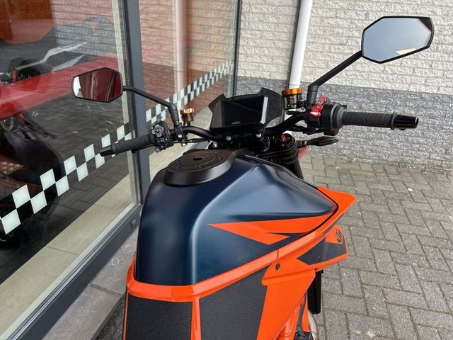 ktm - 1290-super-duke-r