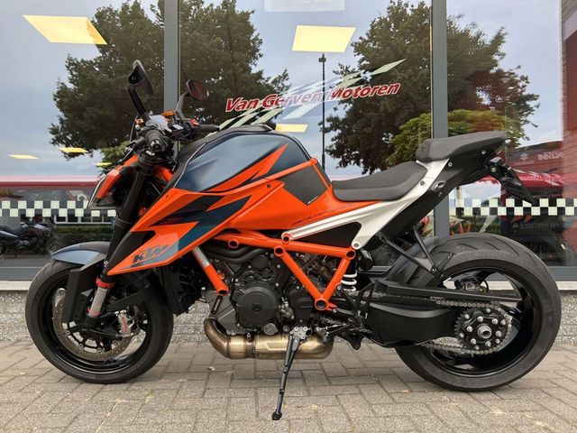 ktm - 1290-super-duke-r