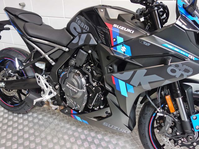 suzuki - gsx-8r