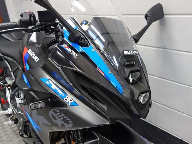 suzuki - gsx-8r