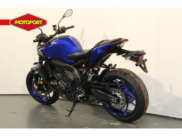 yamaha - mt-09-y-amt