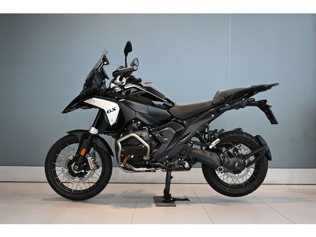 bmw - r-1300-gs-triple-black