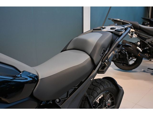 bmw - r-1300-gs-triple-black