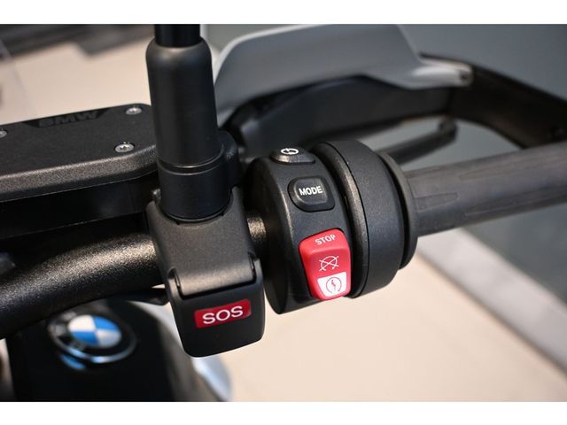 bmw - r-1300-gs-triple-black