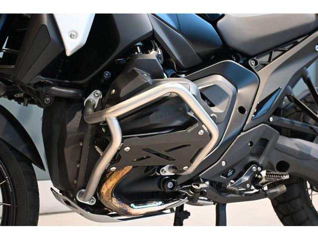 bmw - r-1300-gs-triple-black