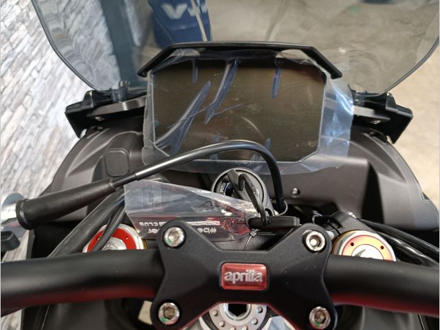 aprilia - tuono-v4-1100