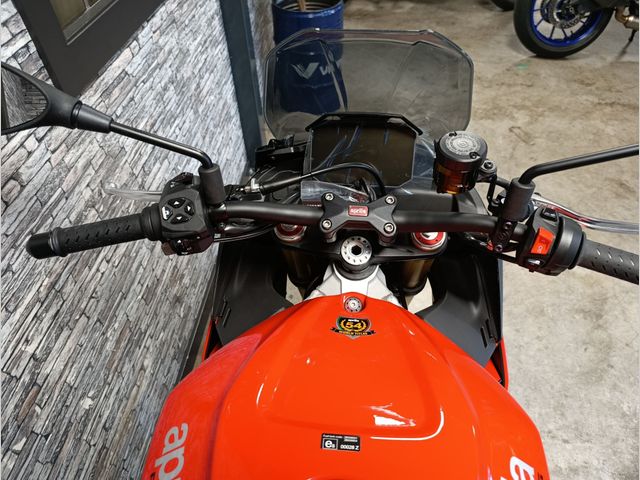 aprilia - tuono-v4-1100