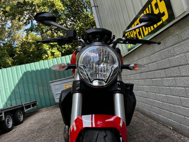 ducati - monster-821