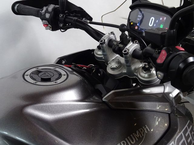 triumph - tiger-800-xrt