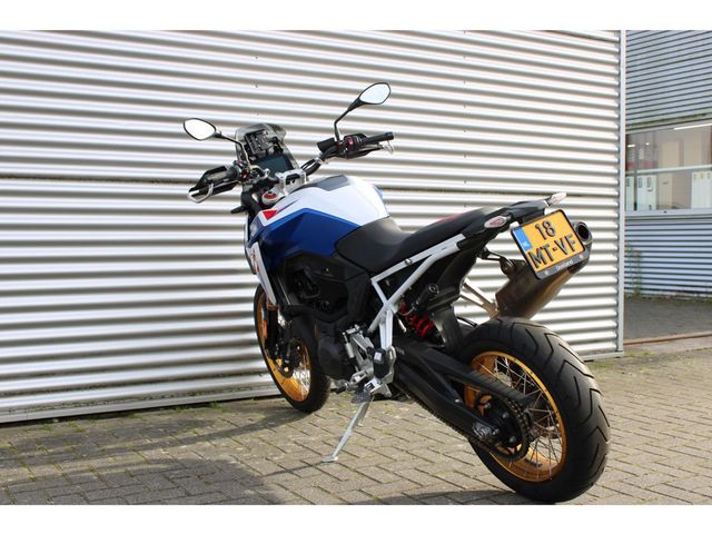 bmw - f-900-gs-adventure